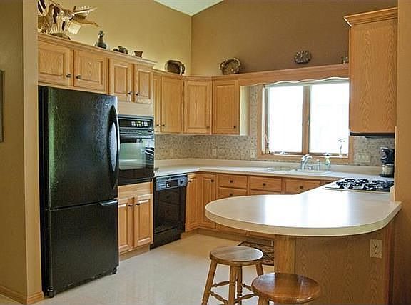 2nd image of 7 Village Homes Dr