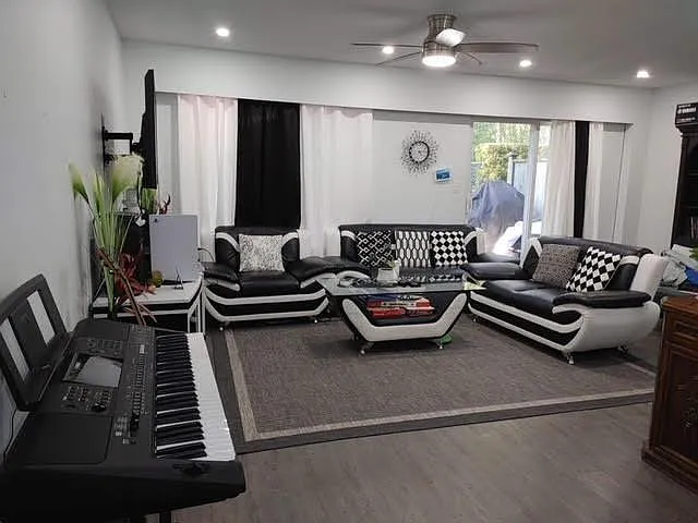 3 bed, 1350 sqft, $2,450 — Photo 1