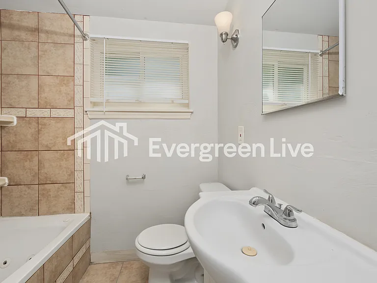 610 Maplehurst Dr — Photo 12