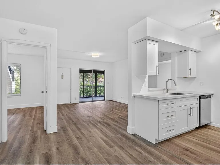 6258 Chasewood Dr #C — Photo 3