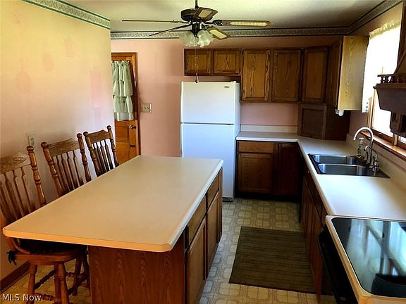 4th image of 308 Parkway Dr