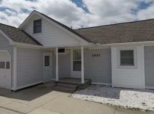 1037 E Lake Mitchell Dr, Cadillac, MI 49601