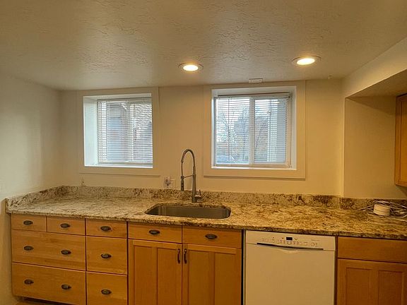 4th image of 22-38 D St #22-1