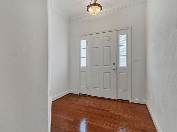 4th image of 178 Cypress Ct