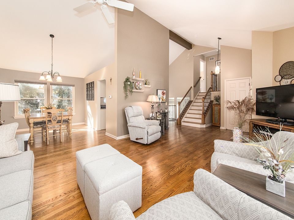1136 Stanton Rd, Lake Zurich, IL 60047 | Zillow
