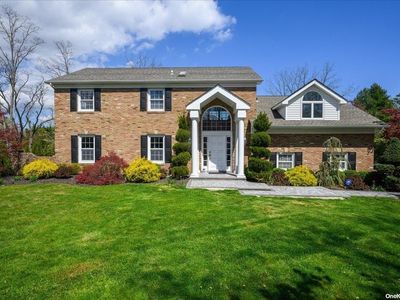 124 Burrs Lane, Dix Hills, NY, 11746
