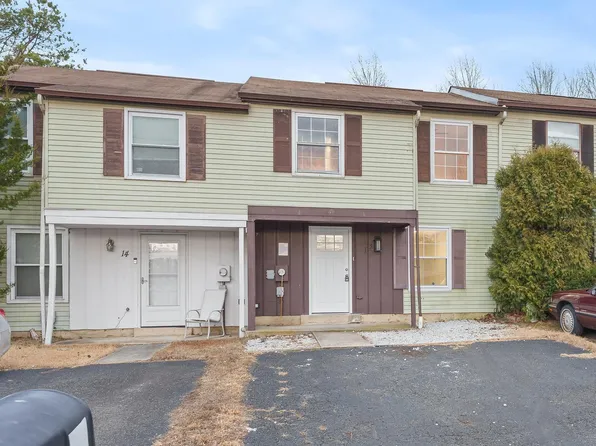 12 Heatherwood Dr, Sicklerville, NJ 08081