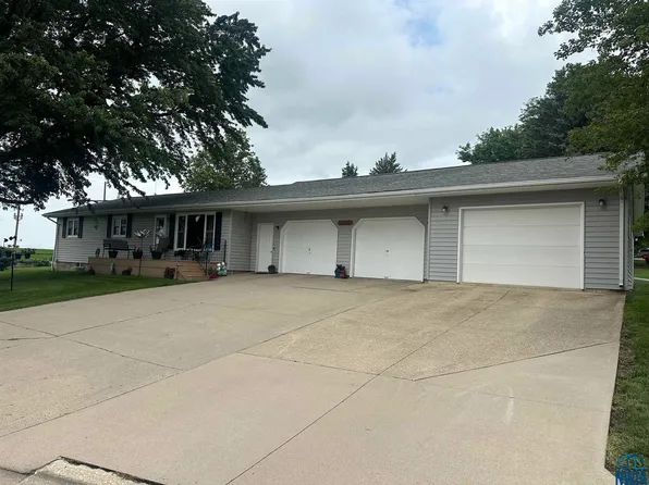 501 Virginia Cir, Alton, IA 51003