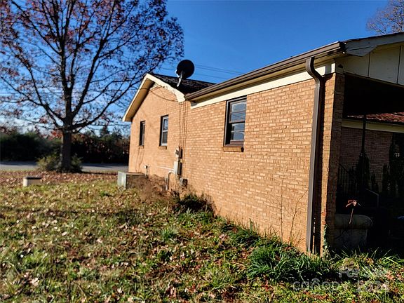4th image of 2449 Hillside Dr #21-24
