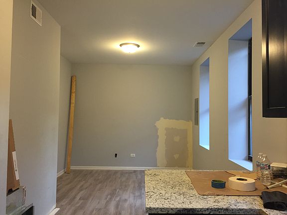 2nd image of 1420 W Blackhawk St APT 2
