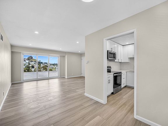 4th image of 455 Warren Dr #153R