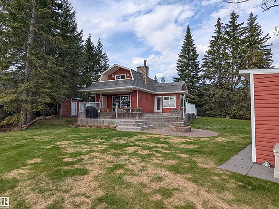 2nd image of 8 Beaver Cres