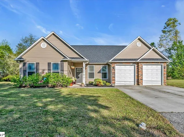 205 Luray Dr, Greenville, SC 29617