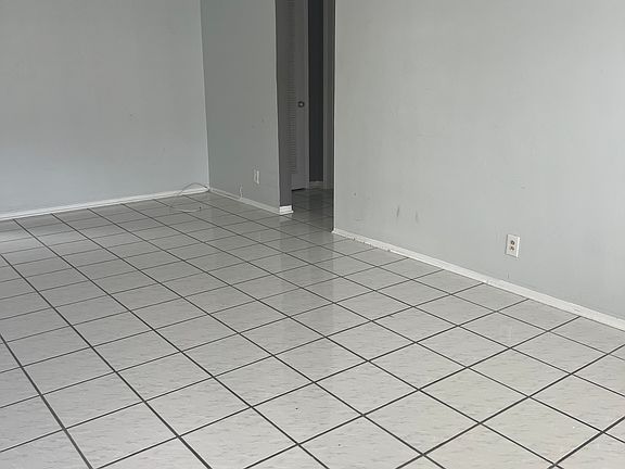 2nd image of 707 S 19th Ave APT 4