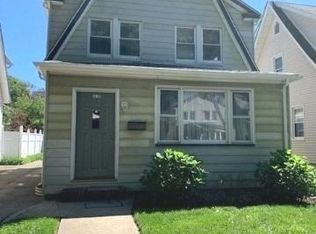 94-09 216th St, Queens Village, NY 11428