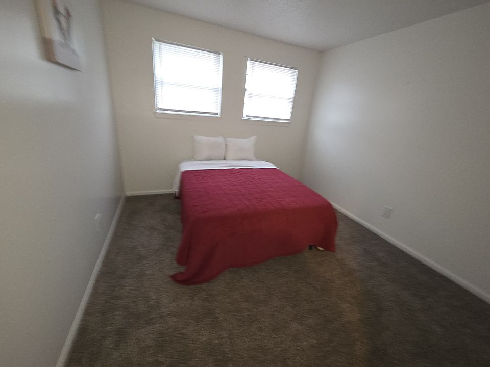 1st image of 2813 Eaton St