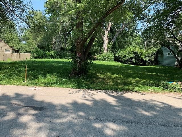 2nd image of 10801 Bennington Ave