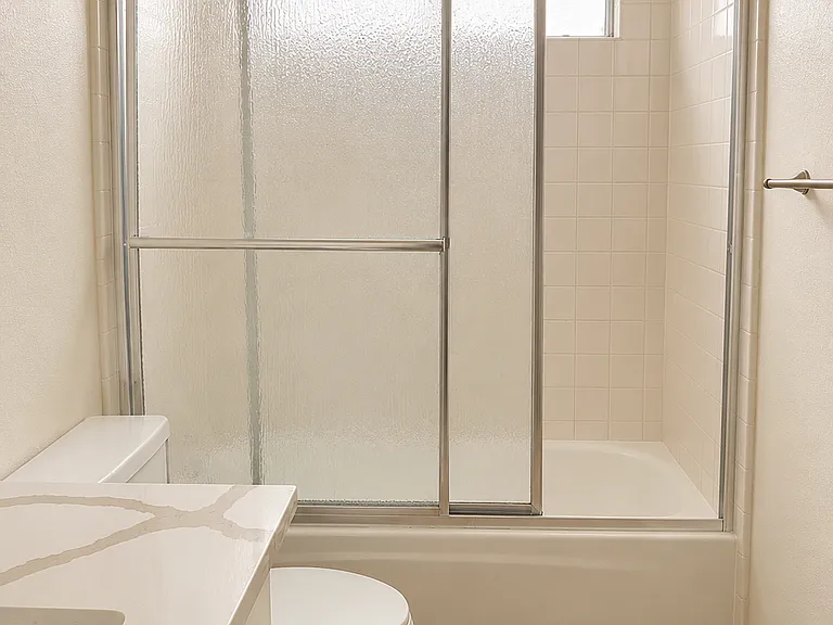 1085 E Pennsylvania Ave — Photo 11
