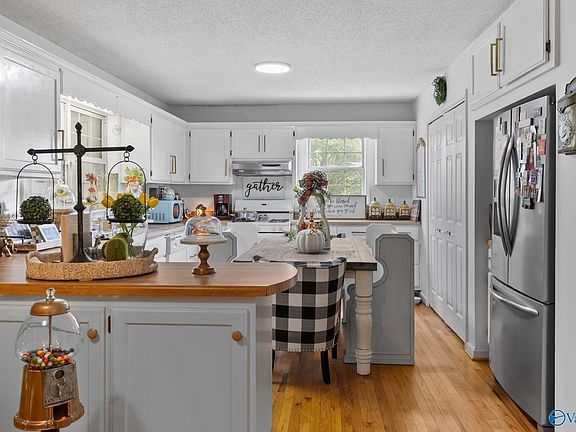 5th image of 140 Sardis Dr