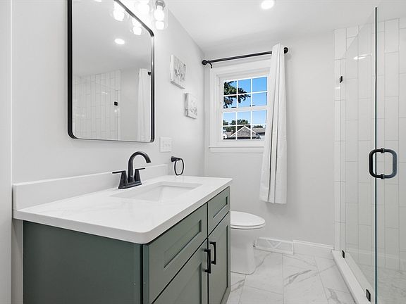 4th image of 35 Ludlow St