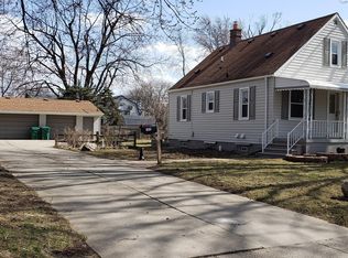 1820 Belton Ave, Garden City, MI