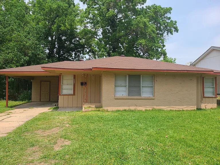 3770 Eileen Ln — Photo 1