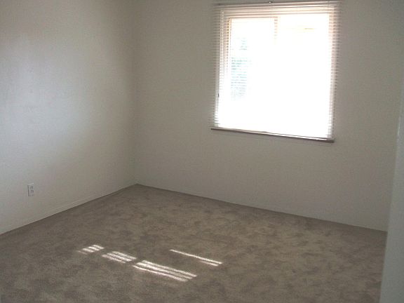 3rd image of 2431 Adams Ave