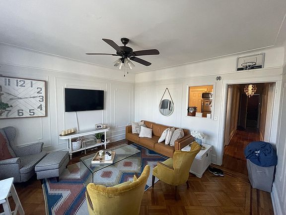 3rd image of 100 Deer Park Ave #1