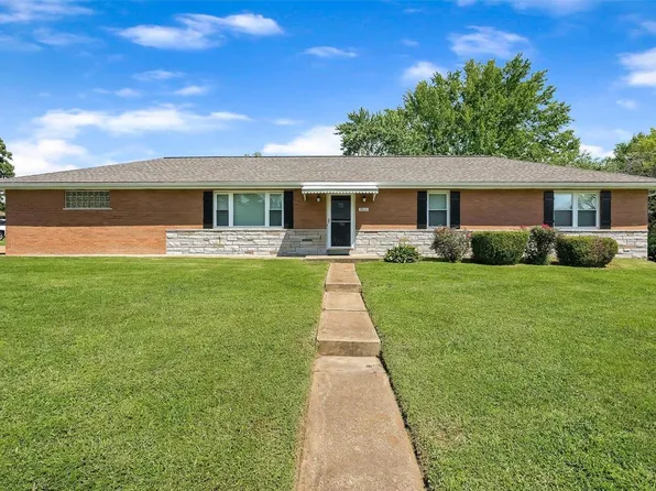 9414 Deves Dr, Saint Louis, MO 63126