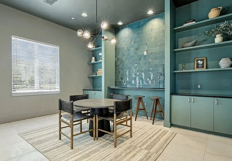 Sundance Trails Apartments — Photo 3