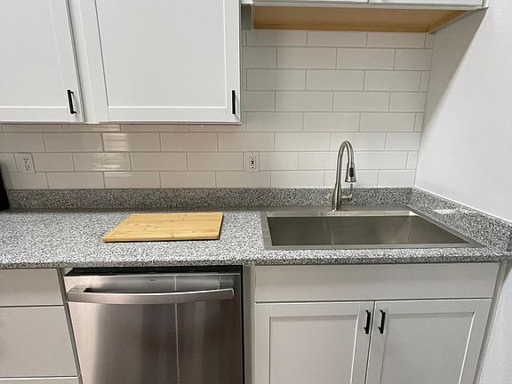 4th image of 2435 N Pittsburg St #2345