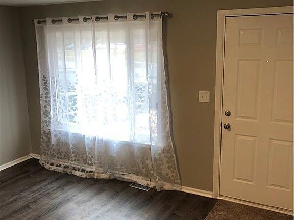 4th image of 2189 Hemlock Dr