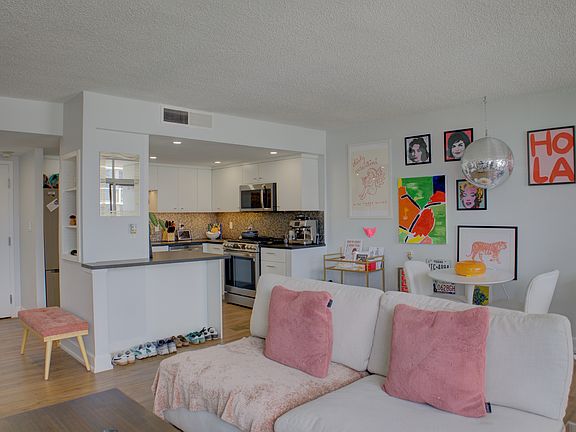 2nd image of 410 W 7th St APT 1224