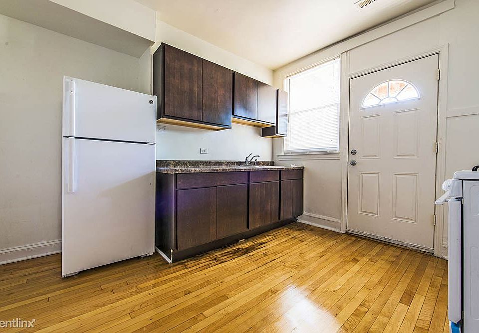 5401 W LeMoyne St Apartments Chicago Kitchen_02