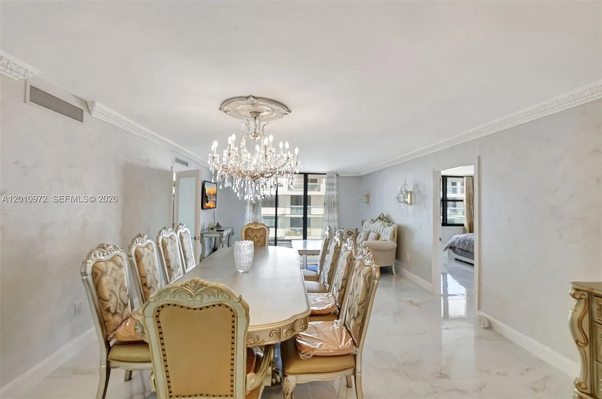 Building Photo - 9801 Collins Ave #20T