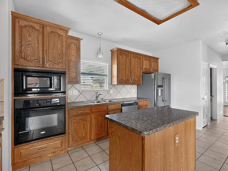 1236 Blue Brook Dr — Photo 15
