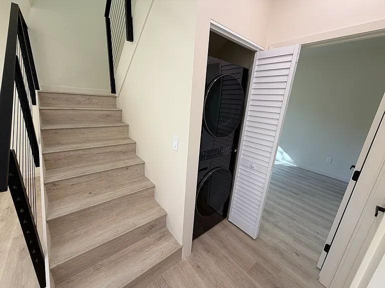 9947 Columbus Ave — Photo 8