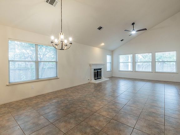 3rd image of 2811 Hannah Kay Ln