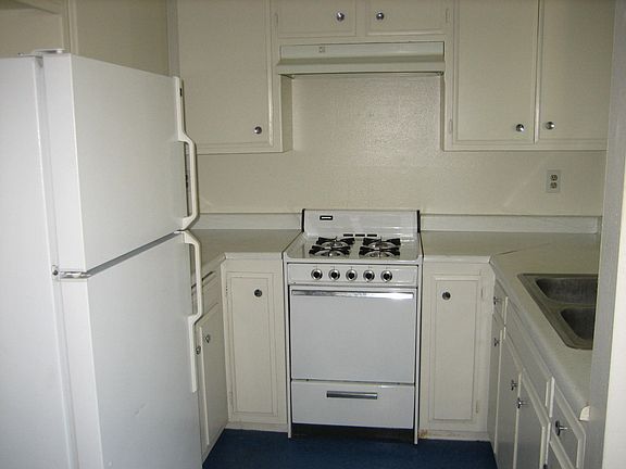 2nd image of 33064 Adelfa St