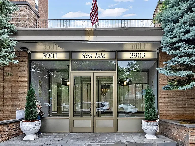 3901 Nostrand Ave #6L — Photo 10