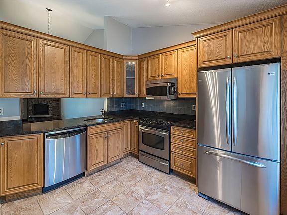3rd image of 3229 Georgian Ct