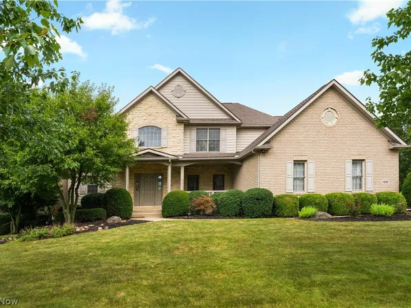 1597 Fallen Timber St NE, Canton, OH 44721