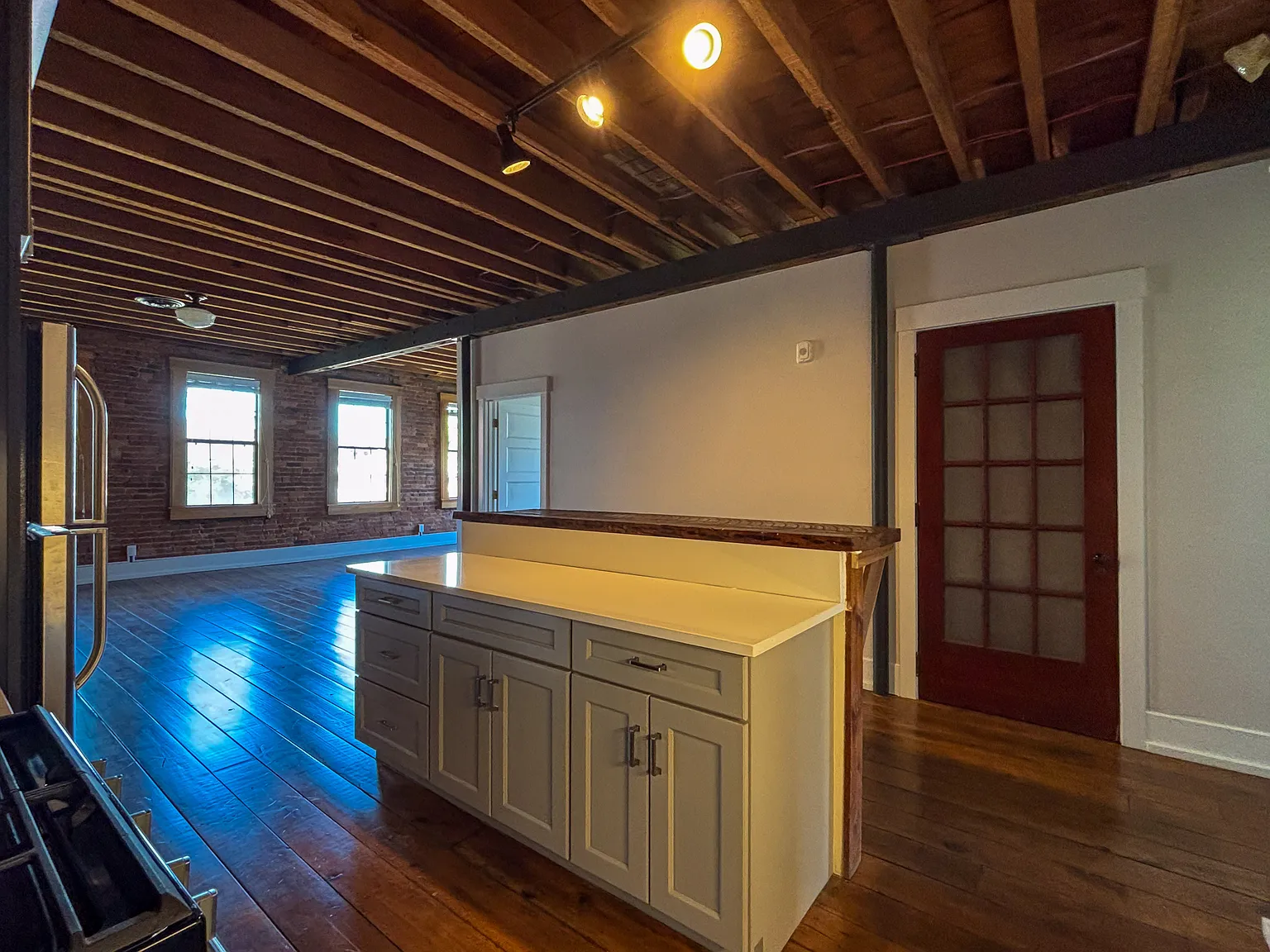 2 bed, 1355 sqft, $2,350 — Photo 2
