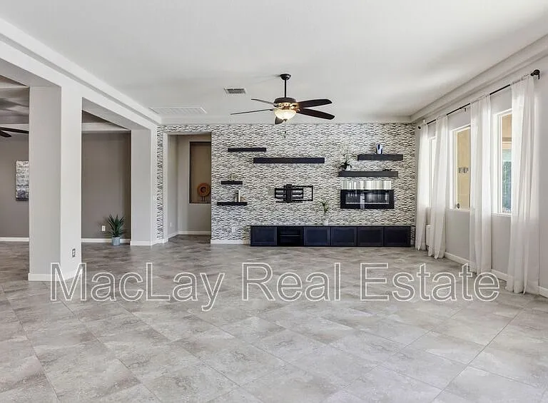 1142 E Bajor St — Photo 13