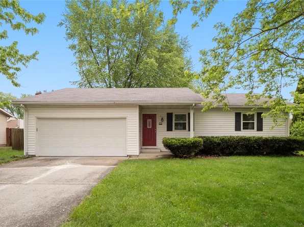 912 Coral Dr, Fairview Heights, IL 62208