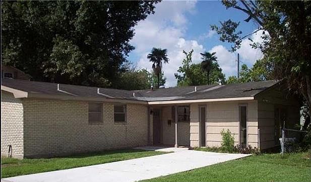 1st image of 3201 River Oaks Dr