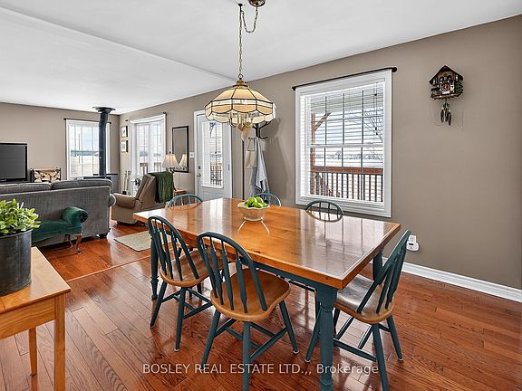 3rd image of 910 Holloway Bay Rd N