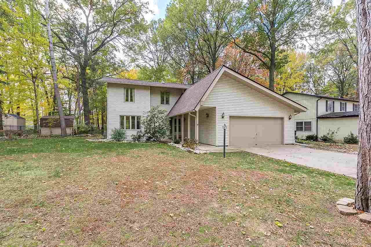 4401 Bluebird Dr photo 1