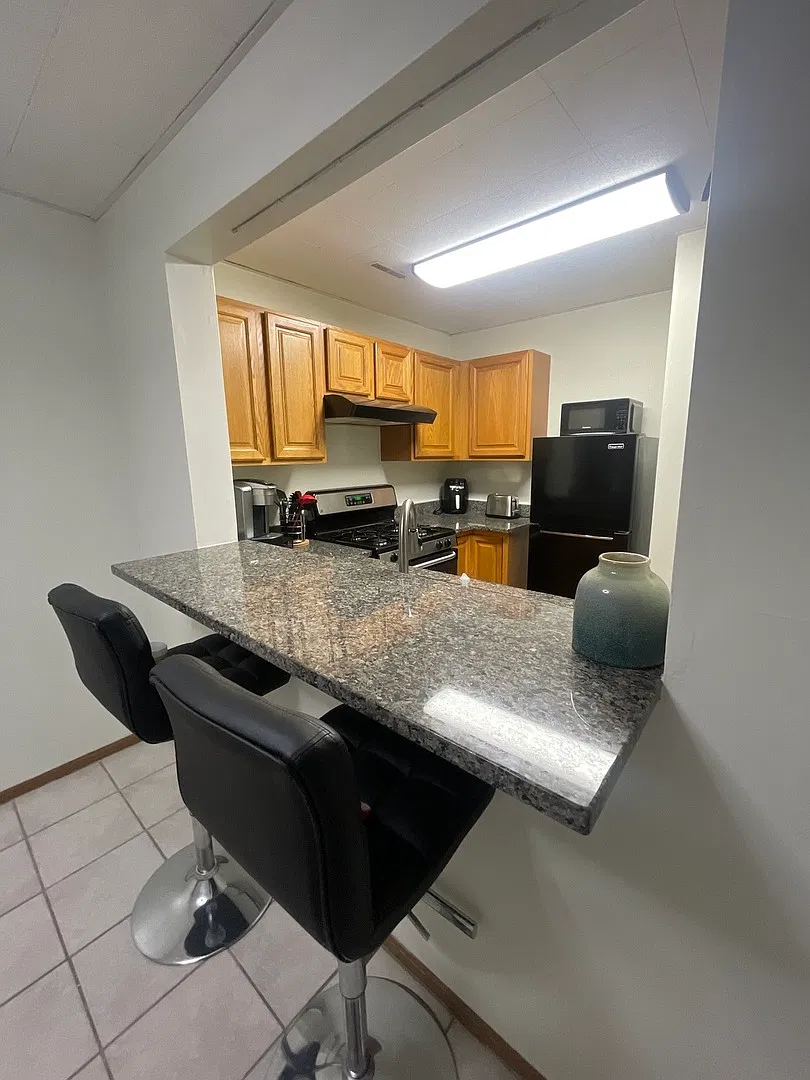 2 bed, 1000 sqft, $2,000 — Photo 4