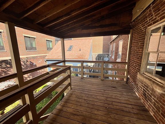 3rd image of 612 Caroline St #A